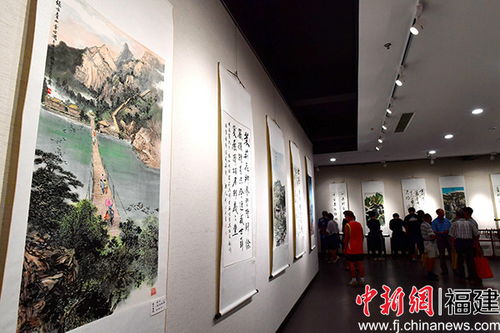 閩侯縣首屆詩書畫采風創(chuàng)作活動作品展在福州舉行